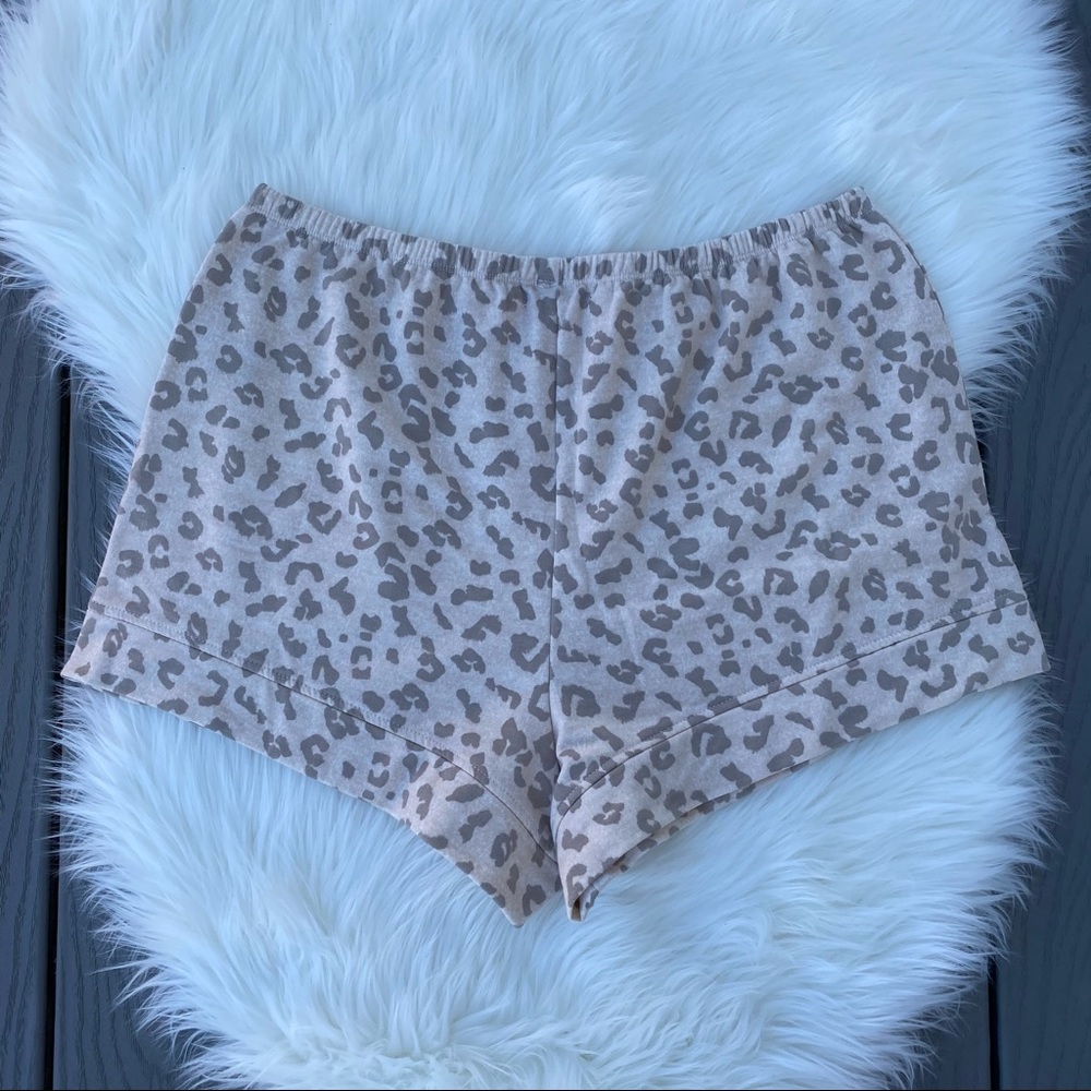 Leopard Cozy Lounge Set - Picture 4 of 5